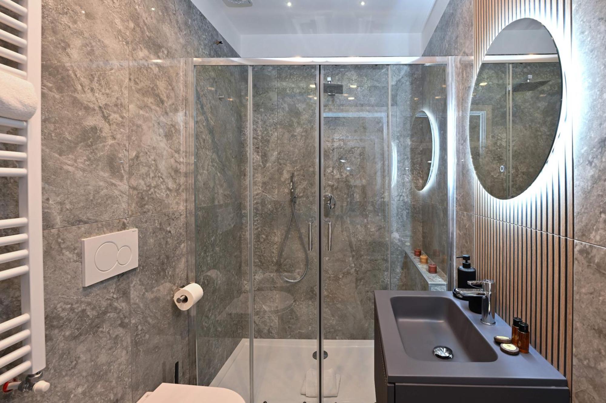 Appia Luxury